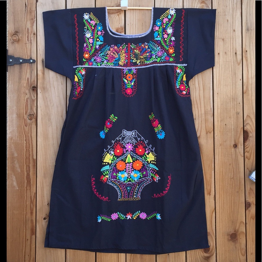 PLUS SIZES DRESSES AND BLOUSES AVAILABLE - Picture 4 of 11